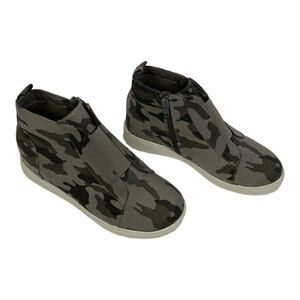 NEW MIA KIDS Gracey Sneaker Camo High Top Size 2Y